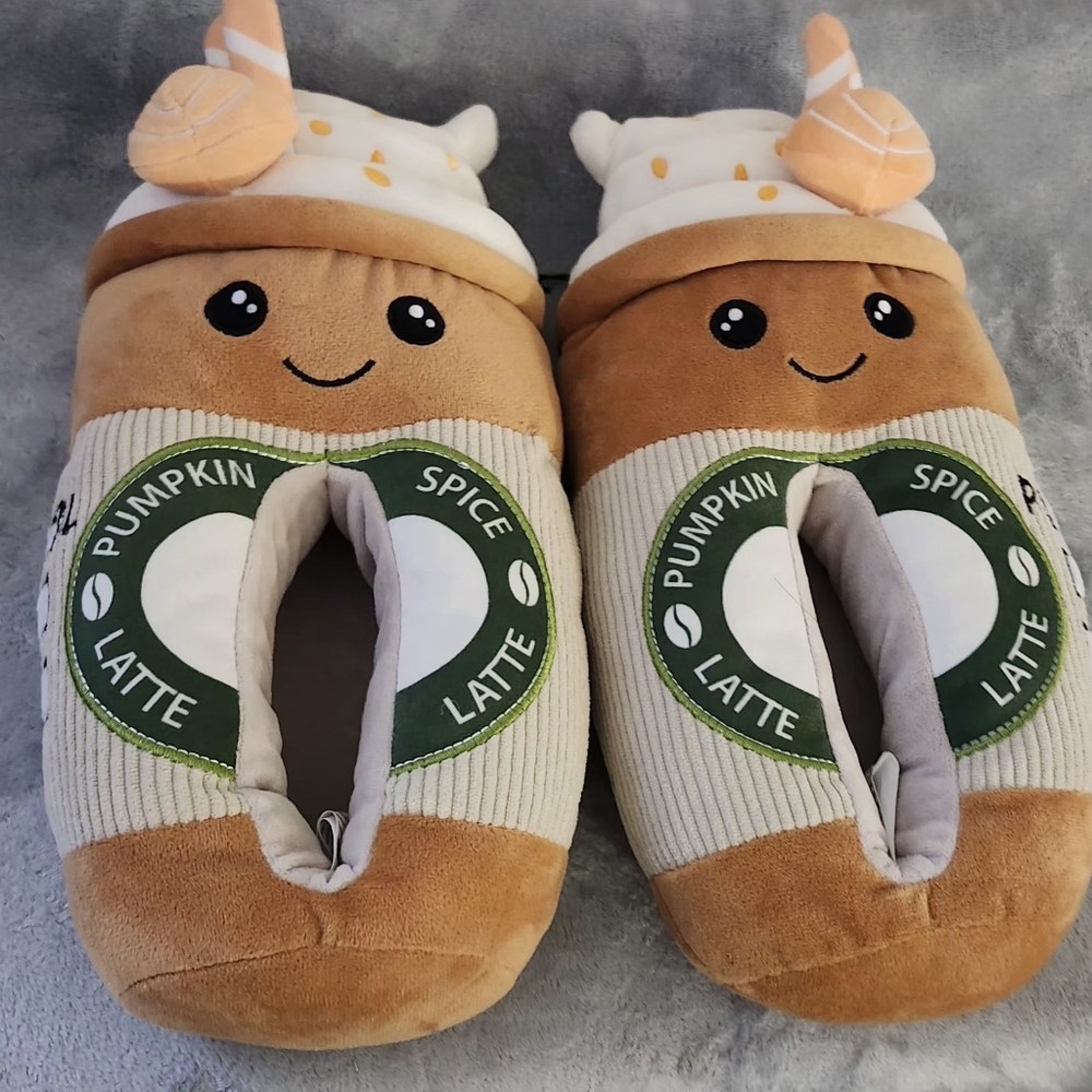 Feetmoji Plush Pumpkin Spice Latte Slippers, Size 9/10 Color: Brown/Cream